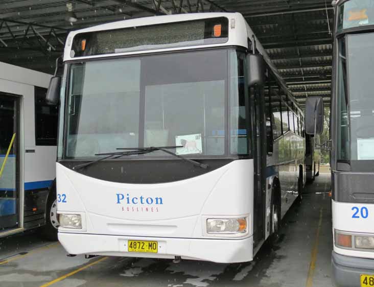 Picton Volvo B7R Bustech SBV 32